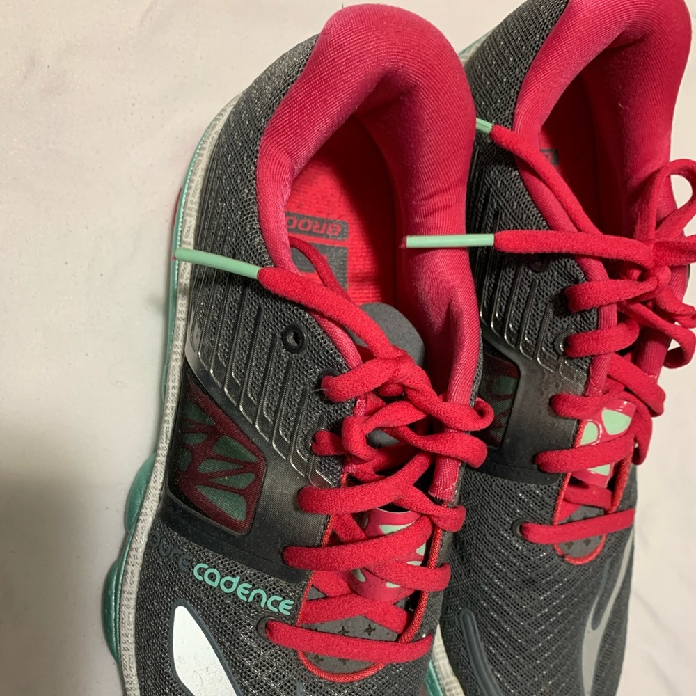 Cadence Female sneaker